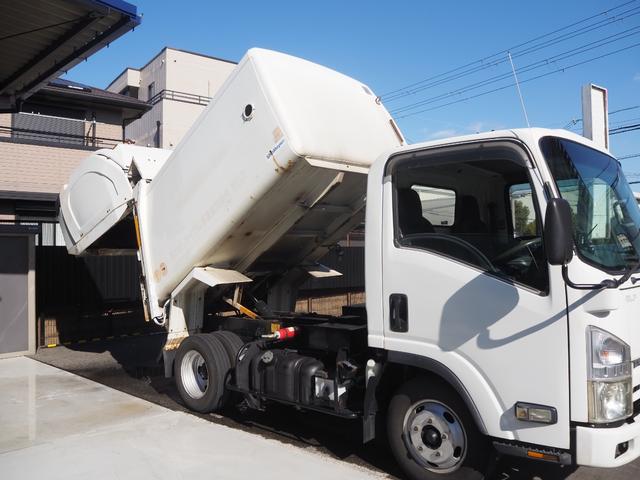 エルフトラック 　巻き込み式パッカー車　塵芥車　最大積載量２０００ｋｇ　新明和ＧＲ０５２－１４３３　容積５．１　汚水９０Ｌタンク　バックカメラ　スムーサーＥＸシフト　準中型免許ＯＫ（13枚目）