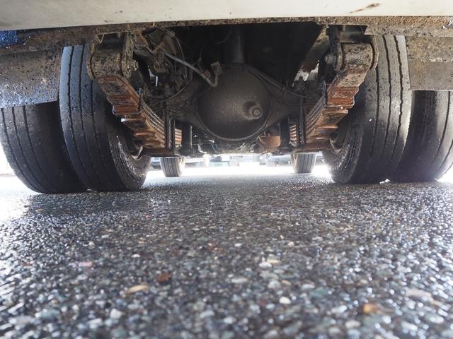 エルフトラック 　巻き込み式パッカー車　塵芥車　最大積載量２０００ｋｇ　新明和ＧＲ０５２－１４３３　容積５．１　汚水９０Ｌタンク　バックカメラ　スムーサーＥＸシフト　準中型免許ＯＫ（31枚目）