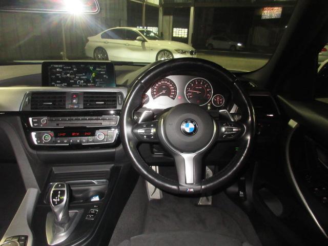 ３シリーズ ３２０ｉツーリング　Ｍスポーツ　ファストトラックパッケージ　１９インチアルミ　アダプティブＭサスペンション　Ｍスポーツブレーキ（14枚目）