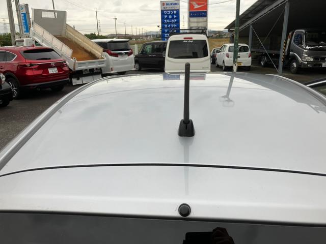 フィット G ワンオーナー/ドアミラーウインカー/UVカット機能付きプライバシーガラス/運転席ハイトアジャスター/CDデッキ/キーレスエントリー/ドライブレコーダー/社外アルミホイール(24枚目)