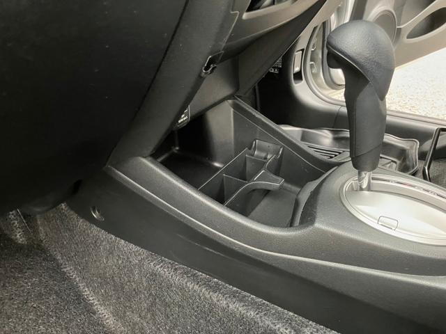 フィット G ワンオーナー/ドアミラーウインカー/UVカット機能付きプライバシーガラス/運転席ハイトアジャスター/CDデッキ/キーレスエントリー/ドライブレコーダー/社外アルミホイール(33枚目)