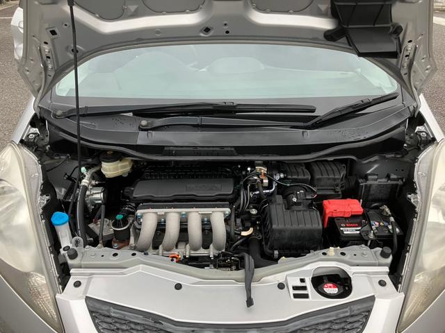 フィット G ワンオーナー/ドアミラーウインカー/UVカット機能付きプライバシーガラス/運転席ハイトアジャスター/CDデッキ/キーレスエントリー/ドライブレコーダー/社外アルミホイール(35枚目)