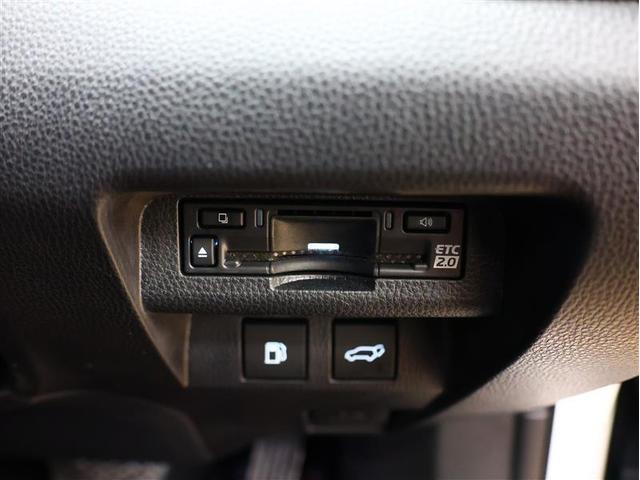 クラウンスポーツ Ｚ　革シート　４ＷＤ　フルセグ　メモリーナビ　バックカメラ　衝突被害軽減システム　ＥＴＣ　ドラレコ　ＬＥＤヘッドランプ　パワーバックドア　パノラミックビューモニター　シートヒーター　ＢＳＭ（13枚目）