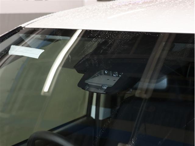 ノア ハイブリッドＸ　ディライトプラス　フルセグ　メモリーナビ　ＤＶＤ再生　バックカメラ　衝突被害軽減システム　ＥＴＣ　両側電動スライド　ＬＥＤヘッドランプ　乗車定員７人　３列シート（6枚目）