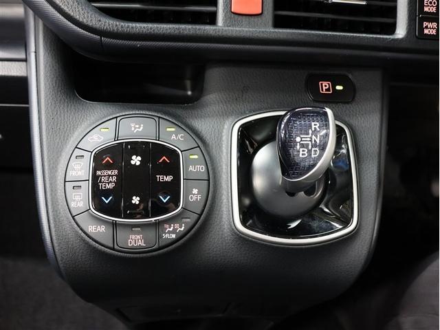 ノア ハイブリッドＸ　ディライトプラス　フルセグ　メモリーナビ　ＤＶＤ再生　バックカメラ　衝突被害軽減システム　ＥＴＣ　両側電動スライド　ＬＥＤヘッドランプ　乗車定員７人　３列シート（19枚目）