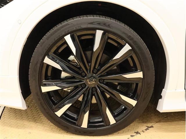 クラウンクロスオーバー ＲＳアドバンスド　革シート　４ＷＤ　フルセグ　メモリーナビ　バックカメラ　衝突被害軽減システム　ＥＴＣ　ドラレコ　ＬＥＤヘッドランプ　フルエアロ　車線逸脱装置　オートマチックハイビーム（16枚目）