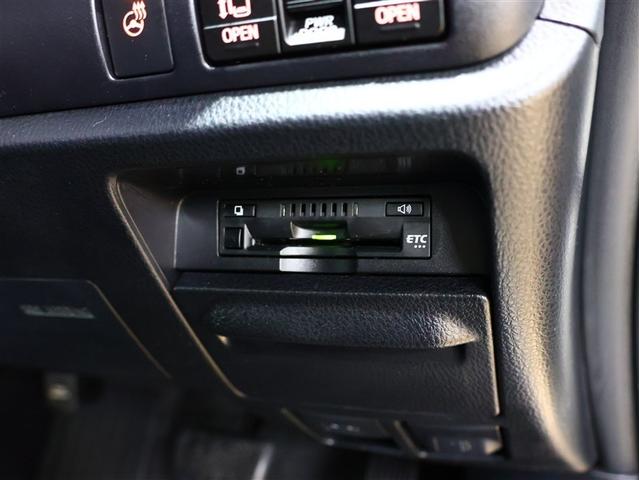 エスクァイア ハイブリッドＧｉプレミアムパッケジブラックテーラード　フルセグ　メモリーナビ　ＤＶＤ再生　後席モニター　バックカメラ　衝突被害軽減システム　ＥＴＣ　両側電動スライド　ＬＥＤヘッドランプ　乗車定員７人　３列シート　シートヒーター　ステアリングヒーター（11枚目）