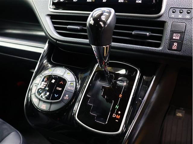 エスクァイア Ｇｉ　プレミアムパッケージ　ブラックテーラード　フルセグ　メモリーナビ　ＤＶＤ再生　バックカメラ　衝突被害軽減システム　ＥＴＣ　両側電動スライド　ＬＥＤヘッドランプ　乗車定員７人　３列シート　アイドリングストップ　シートヒーター（20枚目）