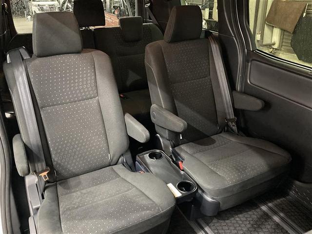 ノア ハイブリッドＧ　Ｒカメラ　スマートキー＆プッシュスタート　ＬＥＤへッドライト　地デジ　イモビライザー　Ｗエアコン　パワーウインドウ　アルミ　クルコン　エアバッグ　横滑り防止　ＤＶＤ再生機能　フルフラット　パワステ（27枚目）