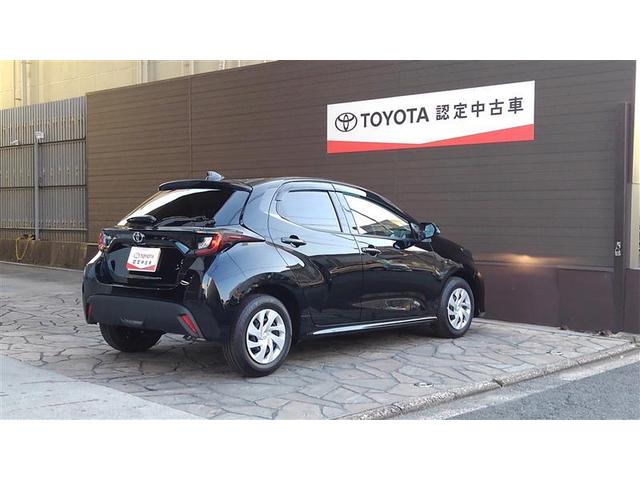 ヤリス G バックモニタ- 誤発進抑制機能 ドライブレコーダ 1オーナー車 スマートキー 盗難防止装置 横滑り防止機能 キーレス ETC オートエアコン ABS 運転席エアバック サイドエアバッグ(5枚目)