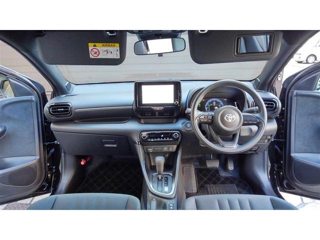 ヤリス G バックモニタ- 誤発進抑制機能 ドライブレコーダ 1オーナー車 スマートキー 盗難防止装置 横滑り防止機能 キーレス ETC オートエアコン ABS 運転席エアバック サイドエアバッグ(7枚目)