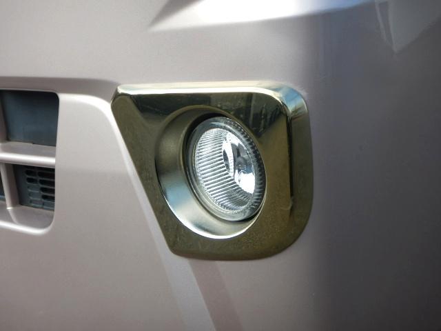 ハイゼットトラック スタンダード５５ｔｈアニバーサリゴールドエディション　特別仕様車　キーレス　作業灯　ＥＴＣ　パワーウインドウ　パワステ　エアコン　禁煙車　ゴールドメッキグリル　ＦＯＧランプ　エアバッグ　ＣＤコンポ　三方開　荷台マット　タイミングチェーンベルト　１年保証付（8枚目）