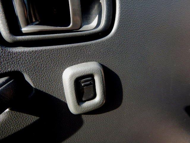 ハイゼットトラック スタンダード５５ｔｈアニバーサリゴールドエディション　特別仕様車　キーレス　作業灯　ＥＴＣ　パワーウインドウ　パワステ　エアコン　禁煙車　ゴールドメッキグリル　ＦＯＧランプ　エアバッグ　ＣＤコンポ　三方開　荷台マット　タイミングチェーンベルト　１年保証付（20枚目）