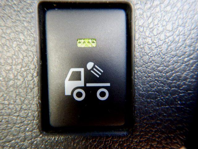 ハイゼットトラック スタンダード５５ｔｈアニバーサリゴールドエディション　特別仕様車　キーレス　作業灯　ＥＴＣ　パワーウインドウ　パワステ　エアコン　禁煙車　ゴールドメッキグリル　ＦＯＧランプ　エアバッグ　ＣＤコンポ　三方開　荷台マット　タイミングチェーンベルト　１年保証付（21枚目）