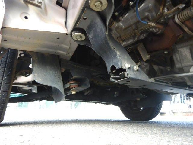 ハイゼットトラック スタンダード５５ｔｈアニバーサリゴールドエディション　特別仕様車　キーレス　作業灯　ＥＴＣ　パワーウインドウ　パワステ　エアコン　禁煙車　ゴールドメッキグリル　ＦＯＧランプ　エアバッグ　ＣＤコンポ　三方開　荷台マット　タイミングチェーンベルト　１年保証付（30枚目）