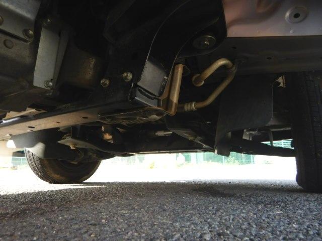 ハイゼットトラック スタンダード５５ｔｈアニバーサリゴールドエディション　特別仕様車　キーレス　作業灯　ＥＴＣ　パワーウインドウ　パワステ　エアコン　禁煙車　ゴールドメッキグリル　ＦＯＧランプ　エアバッグ　ＣＤコンポ　三方開　荷台マット　タイミングチェーンベルト　１年保証付（31枚目）