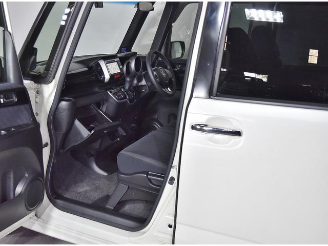Ｎ－ＢＯＸカスタム Ｇ・Ｌパッケージ　片側パワスラ　ＥＴＣ　ナビ　ＴＶ　バックカメラ　ステアリングスイッチ　テールゲートストラップ　ＩＳＯＦＩＸ　プッシュスタート　アイドリングストップ　キーフリーボタン　ドアバイザー　ＨＩＤ　アルミ（20枚目）