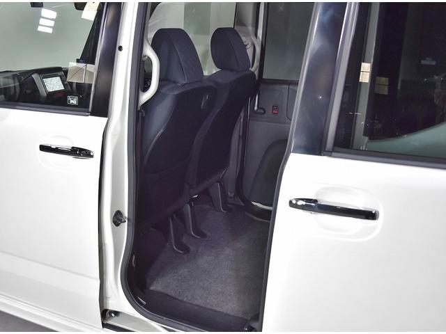 Ｎ－ＢＯＸカスタム Ｇ・Ｌパッケージ　片側パワスラ　ＥＴＣ　ナビ　ＴＶ　バックカメラ　ステアリングスイッチ　テールゲートストラップ　ＩＳＯＦＩＸ　プッシュスタート　アイドリングストップ　キーフリーボタン　ドアバイザー　ＨＩＤ　アルミ（24枚目）