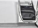 Ｇ・Ｌパッケージ　片側パワスラ　ＥＴＣ　ナビ　ＴＶ　バックカメラ　ステアリングスイッチ　テールゲートストラップ　ＩＳＯＦＩＸ　プッシュスタート　アイドリングストップ　キーフリーボタン　ドアバイザー　ＨＩＤ　アルミ（30枚目）