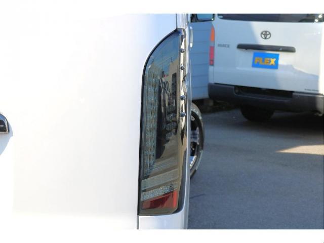 ハイエースバン スーパーGL ダークプライムII FLEXDelfinoフロントスポイラー FLEXDelf02 17インチ ナスカーホワイトレタータイヤ プレステージLEDテールランプ アルパイン11インチメカレスナビ アルパインツイーター ETC(14枚目)
