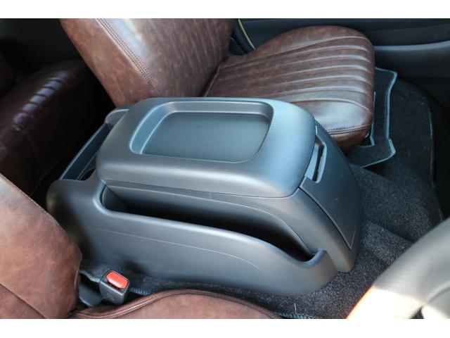 ハイエースバン ロングスーパーGL NEXUS TRAIL NT-1 16インチ ナスカーホワイトレタータイヤ クラシックLEDテールランプ アルパイン製11インチメカレスナビ ETC USB、HDMIポート 茶木目インテリアパネル3点(36枚目)