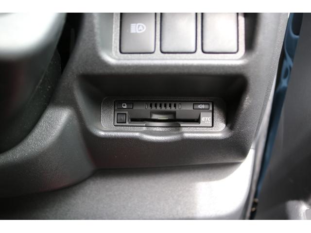 ハイエースバン スーパーGL ダークプライムII RENOCA角目 フェイスチェンジ 前後メッキラッピング アルルブルーオールペイント ディーン クロスカントリー 16インチアルミ ナスカーホワイトレタータイヤ クラシック LEDテールランプ ETC(35枚目)