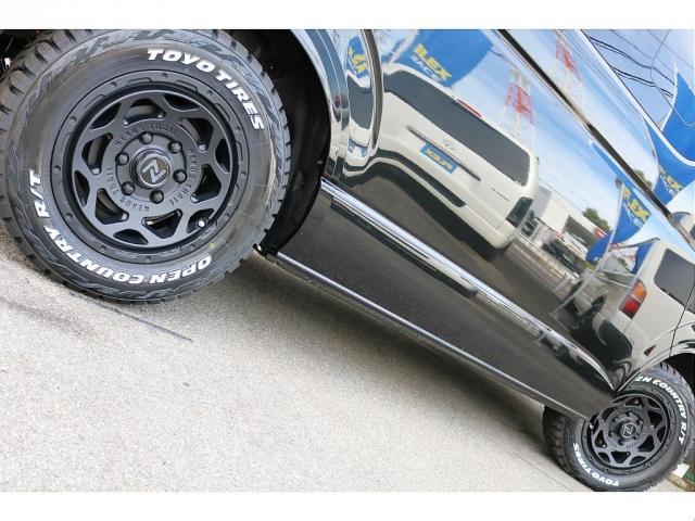 ハイエースワゴン GL T-FORCEスポイラー Delfinoオーバーフェンダー NEXUS TRAIL NT-1 TOYOオープンカントリータイヤ NEO TRACE LEDテール SMOKE カロッツェリア7インチナビ(10枚目)