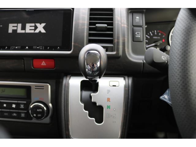 ハイエースワゴン GL T-FORCEスポイラー Delfinoオーバーフェンダー NEXUS TRAIL NT-1 TOYOオープンカントリータイヤ NEO TRACE LEDテール SMOKE カロッツェリア7インチナビ(27枚目)