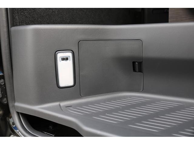 ハイエースワゴン GL T-FORCEスポイラー Delfinoオーバーフェンダー NEXUS TRAIL NT-1 TOYOオープンカントリータイヤ NEO TRACE LEDテール SMOKE カロッツェリア7インチナビ(28枚目)