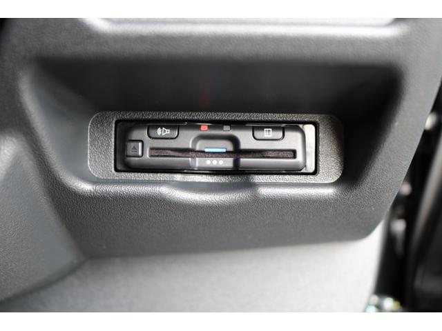 ハイエースワゴン GL T-FORCEスポイラー Delfinoオーバーフェンダー NEXUS TRAIL NT-1 TOYOオープンカントリータイヤ NEO TRACE LEDテール SMOKE カロッツェリア7インチナビ(32枚目)