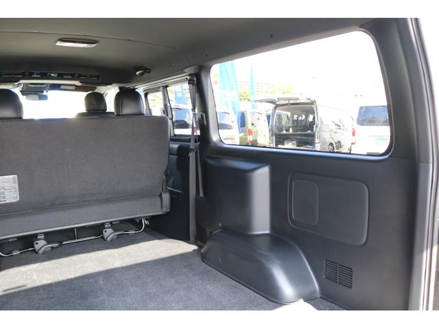 ハイエースバン スーパーGL ダークプライムII FLEX Delfinoフロントスポイラー 1.5インチローダウン Delf02 17インチ ナスカーホワイトレタータイヤ プレステージLEDテールランプ ドアバイザー アルパインメカレスナビ ETC(23枚目)