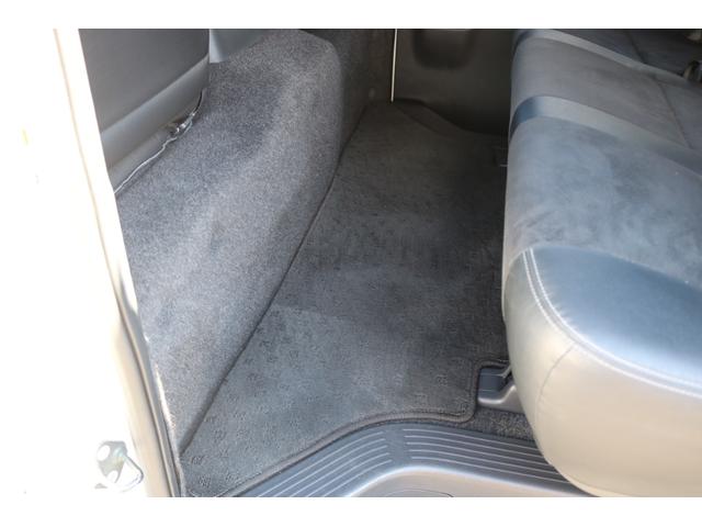 ハイエースバン スーパーGL ダークプライムII FLEX Delfinoフロントスポイラー 1.5インチローダウン Delf02 17インチ ナスカーホワイトレタータイヤ プレステージLEDテールランプ ドアバイザー アルパインメカレスナビ ETC(26枚目)