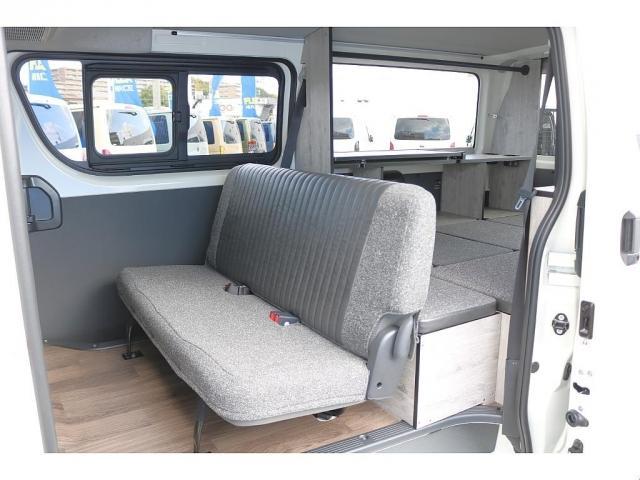 ハイエースバン ロングDX T-FORCEスポイラー FLEX Delfinoオーバーフェンダー バルベロスタイリングヘックス 17インチ ナスカーホワイトレタータイヤ プレステージ type2 LEDテールランプ シートカバー(15枚目)