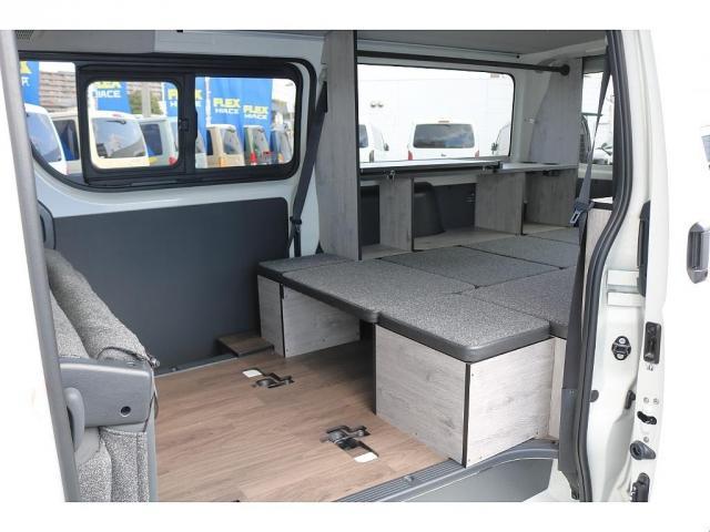 ハイエースバン ロングDX T-FORCEスポイラー FLEX Delfinoオーバーフェンダー バルベロスタイリングヘックス 17インチ ナスカーホワイトレタータイヤ プレステージ type2 LEDテールランプ シートカバー(17枚目)