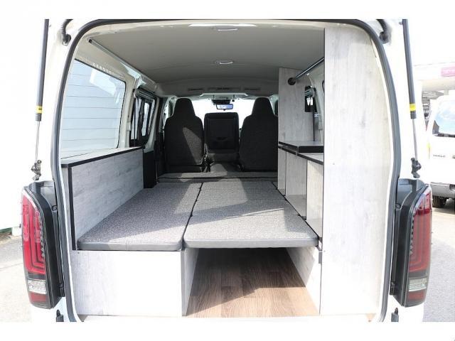 ハイエースバン ロングDX T-FORCEスポイラー FLEX Delfinoオーバーフェンダー バルベロスタイリングヘックス 17インチ ナスカーホワイトレタータイヤ プレステージ type2 LEDテールランプ シートカバー(18枚目)