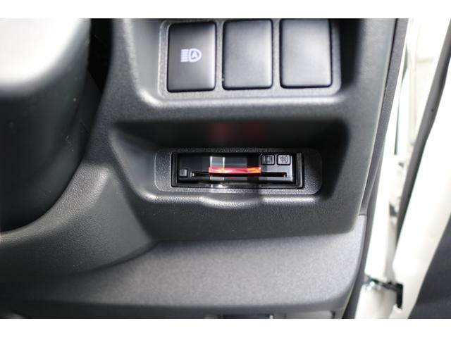 ハイエースバン ロングDX T-FORCEスポイラー FLEX Delfinoオーバーフェンダー バルベロスタイリングヘックス 17インチ ナスカーホワイトレタータイヤ プレステージ type2 LEDテールランプ シートカバー(33枚目)