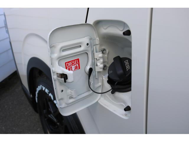 ハイエースバン ロングDX T-FORCEスポイラー FLEX Delfinoオーバーフェンダー バルベロスタイリングヘックス 17インチ ナスカーホワイトレタータイヤ プレステージ type2 LEDテールランプ シートカバー(40枚目)