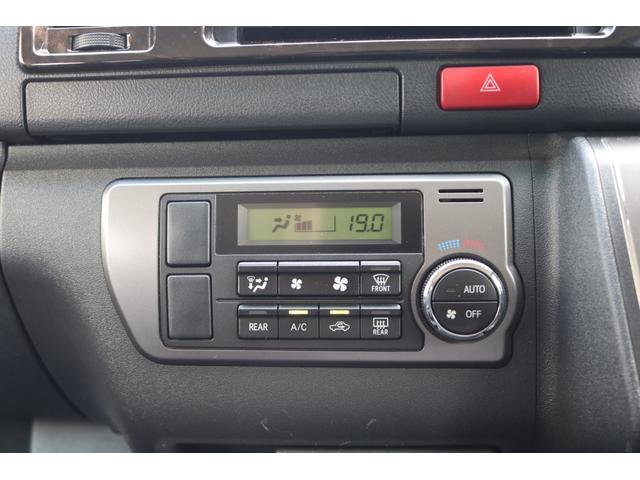 ハイエースバン スーパーＧＬ　ダークプライム　ＦＬＥＸ　Ｄｅｌｆｉｎｏフロントスポイラー　Ｄｅｌｆ０３　１７インチ　ナスカーホワイトレタータイヤ　社外ＬＥＤテールランプ　ドアバイザー　カロッツェリアナビ　フリップダウンモニター　ＥＴＣ　サイドバー（32枚目）