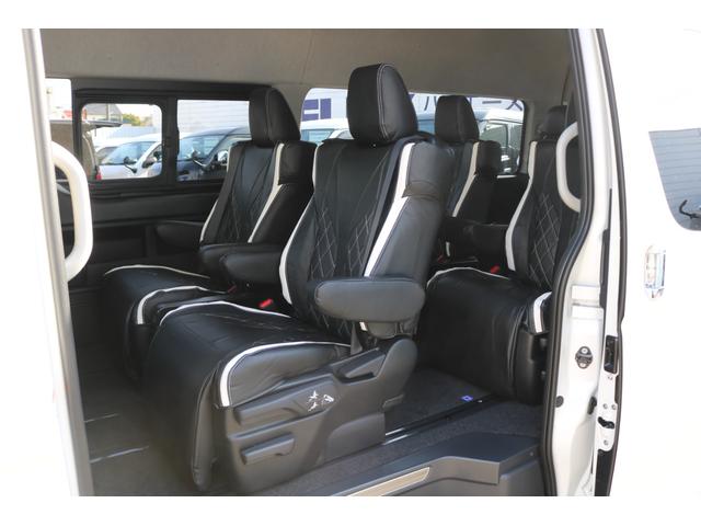 専門店ならでは！テーブル付、フルフラットの車中泊仕様など、シートアレンジも承ります。