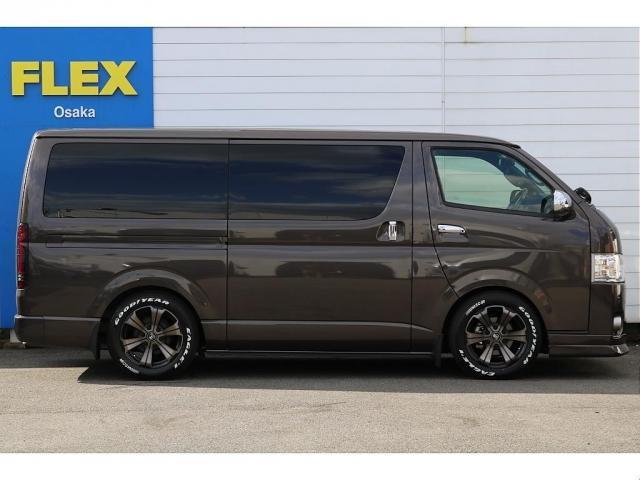ハイエースバン スーパーGL 50TH アニバーサリー リミテッド 1.5インチローダウン FLEX Delfinoフロントスポイラー FLEX アーバングランデ 17インチAW ナスカーホワイトレタータイヤ アルティメットテールランプ CUSCO リアスタビライザー(11枚目)