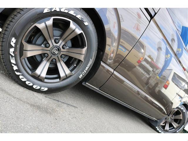 ハイエースバン スーパーGL 50TH アニバーサリー リミテッド 1.5インチローダウン FLEX Delfinoフロントスポイラー FLEX アーバングランデ 17インチAW ナスカーホワイトレタータイヤ アルティメットテールランプ CUSCO リアスタビライザー(13枚目)