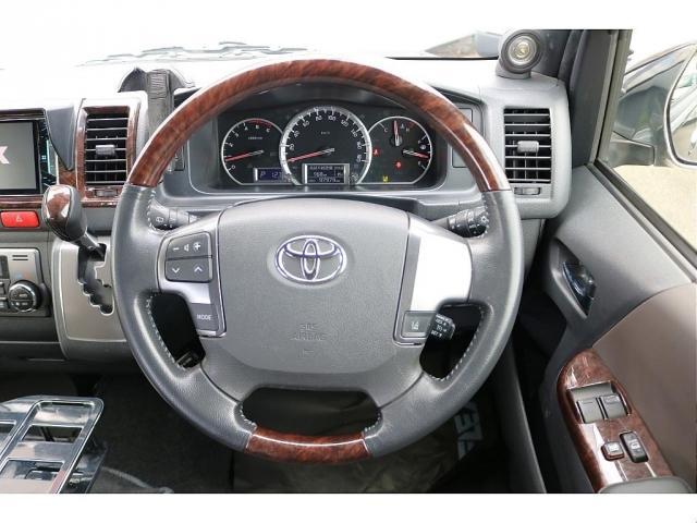 ハイエースバン スーパーGL 50TH アニバーサリー リミテッド 1.5インチローダウン FLEX Delfinoフロントスポイラー FLEX アーバングランデ 17インチAW ナスカーホワイトレタータイヤ アルティメットテールランプ CUSCO リアスタビライザー(16枚目)