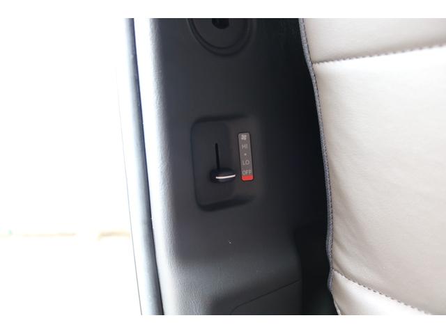 ハイエースバン スーパーGL 50TH アニバーサリー リミテッド 1.5インチローダウン FLEX Delfinoフロントスポイラー FLEX アーバングランデ 17インチAW ナスカーホワイトレタータイヤ アルティメットテールランプ CUSCO リアスタビライザー(33枚目)