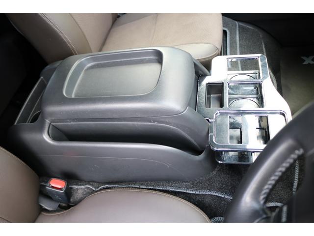 ハイエースバン スーパーGL 50TH アニバーサリー リミテッド 1.5インチローダウン FLEX Delfinoフロントスポイラー FLEX アーバングランデ 17インチAW ナスカーホワイトレタータイヤ アルティメットテールランプ CUSCO リアスタビライザー(40枚目)