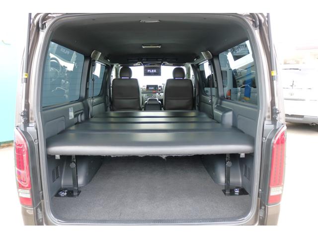 ハイエースバン スーパーGL 50TH アニバーサリー リミテッド 1.5インチローダウン FLEX Delfinoフロントスポイラー FLEX アーバングランデ 17インチAW ナスカーホワイトレタータイヤ アルティメットテールランプ CUSCO リアスタビライザー(47枚目)