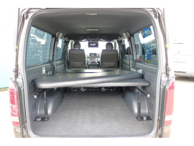 ハイエースバン スーパーGL 50TH アニバーサリー リミテッド 1.5インチローダウン FLEX Delfinoフロントスポイラー FLEX アーバングランデ 17インチAW ナスカーホワイトレタータイヤ アルティメットテールランプ CUSCO リアスタビライザー(48枚目)