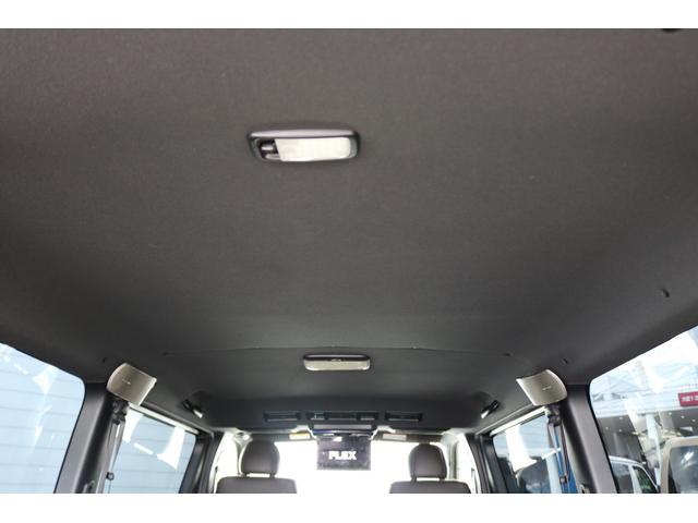 ハイエースバン スーパーGL 50TH アニバーサリー リミテッド 1.5インチローダウン FLEX Delfinoフロントスポイラー FLEX アーバングランデ 17インチAW ナスカーホワイトレタータイヤ アルティメットテールランプ CUSCO リアスタビライザー(50枚目)