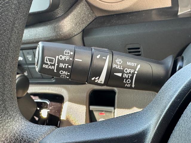 Ｎ－ＢＯＸジョイ ベースグレード　９インチナビＬＸＵ－２４２ＮＢｉ　ホンダコネクト　アクティブフェイスパッケージ　マルチビューカメラ　ＥＴＣ　サンシェード内蔵大型ルーフコンソール　デザートベージュパール２トーンカラー　ＬＥＤフォグ（14枚目）