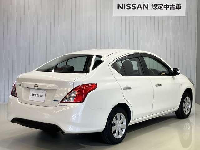 ラティオ Ｘ　車検整備付・日産純正ナビ＆バックカメラ・ＥＴＣ・キーレス・マニュアルエアコン・プラスチックバイザー・アイドリングストップ機能（7枚目）