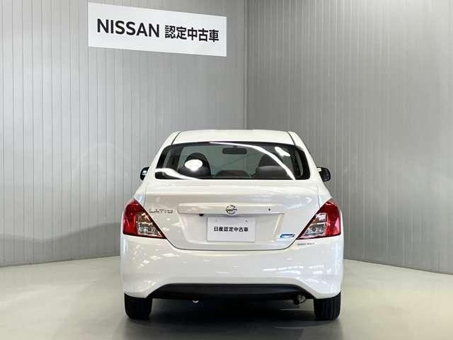 ラティオ Ｘ　車検整備付・日産純正ナビ＆バックカメラ・ＥＴＣ・キーレス・マニュアルエアコン・プラスチックバイザー・アイドリングストップ機能（10枚目）